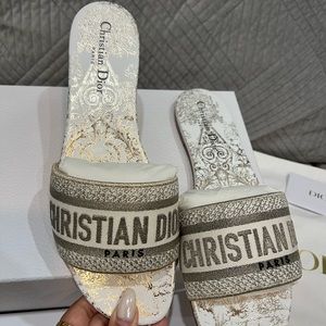 BRAND NEW DWAY SANDALS WHITE & GOLD SIZE 40